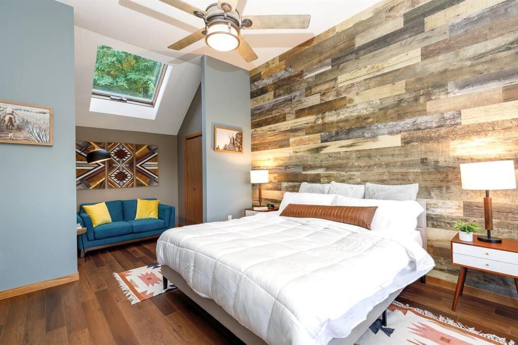Relaxing 2bedroom Townhome W/playroom & Great View