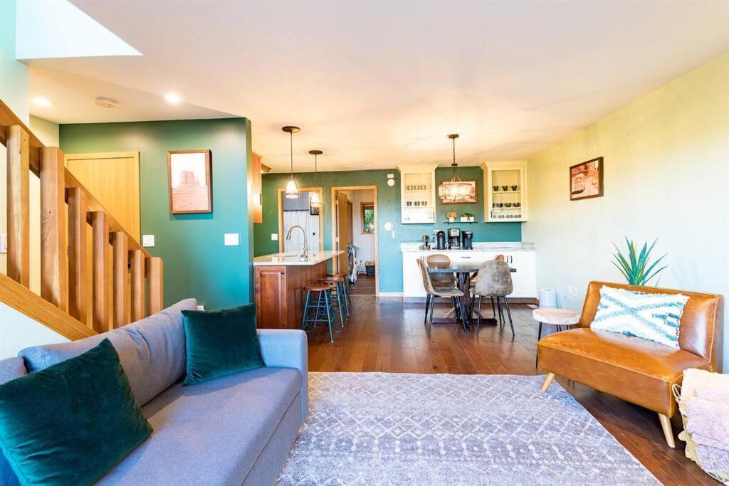 Relaxing 2bedroom Townhome W/playroom & Great View Holiday home Galena