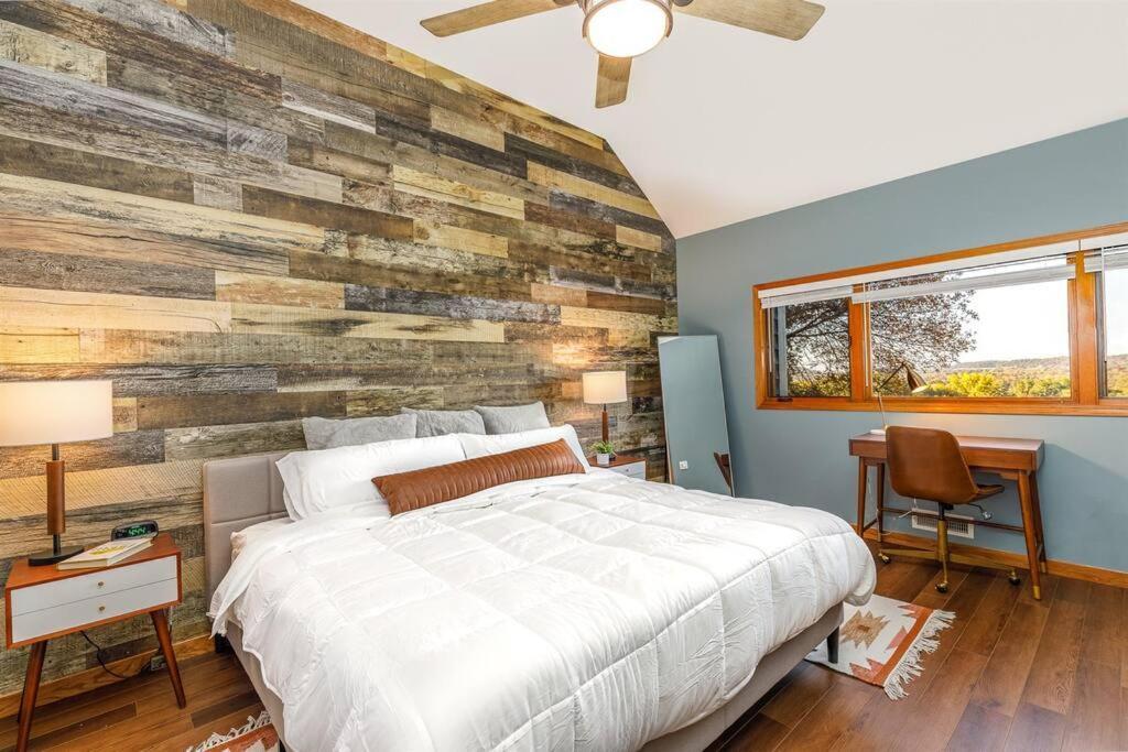Relaxing 2bedroom Townhome W/playroom & Great View Holiday home *
