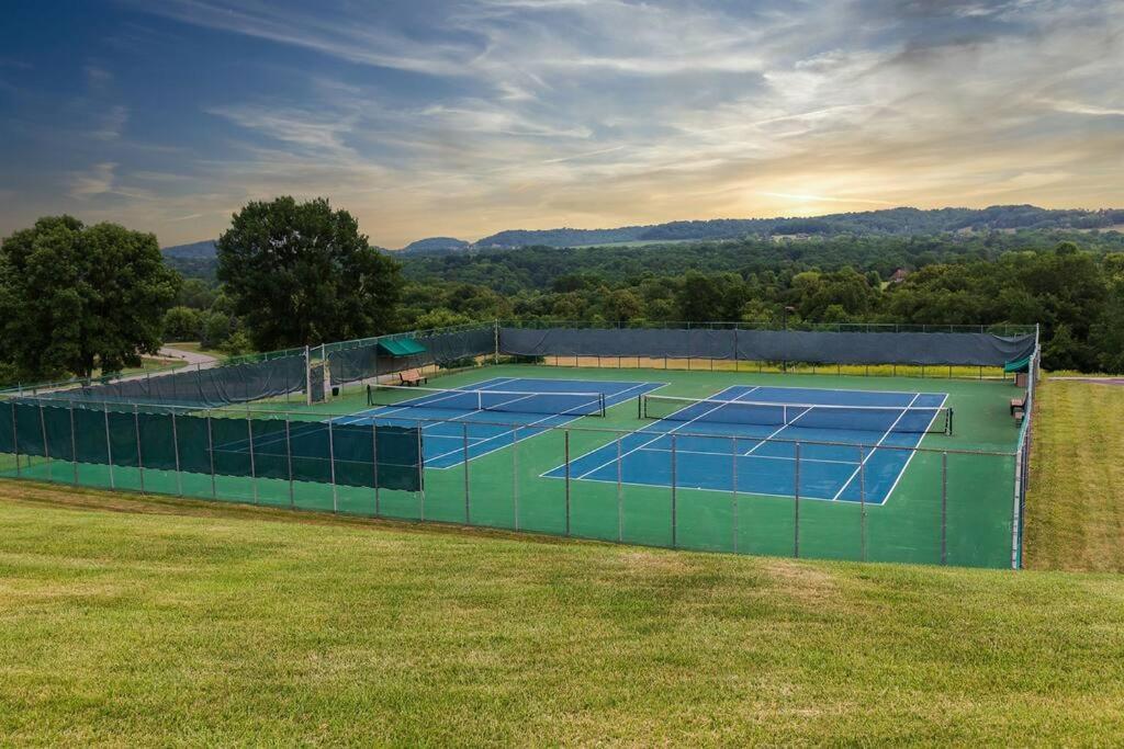 Relaxing 2bedroom Townhome W/playroom & Great View Ferienhaus Galena