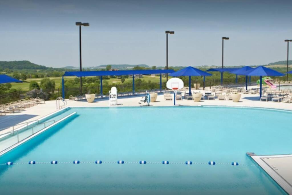 Relaxing 2bedroom Townhome W/playroom & Great View
