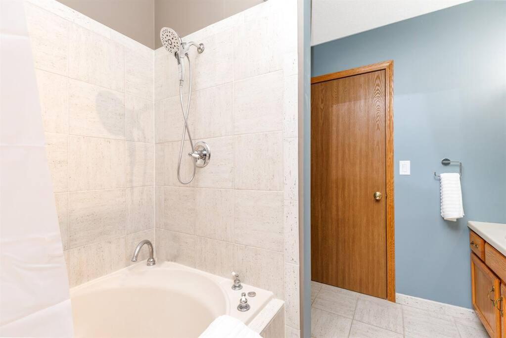 Holiday home Relaxing 2bedroom Townhome W/playroom & Great View