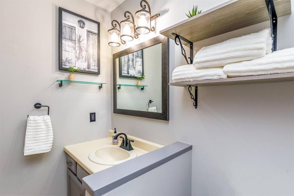Relaxing 2bedroom Townhome W/playroom & Great View Galena